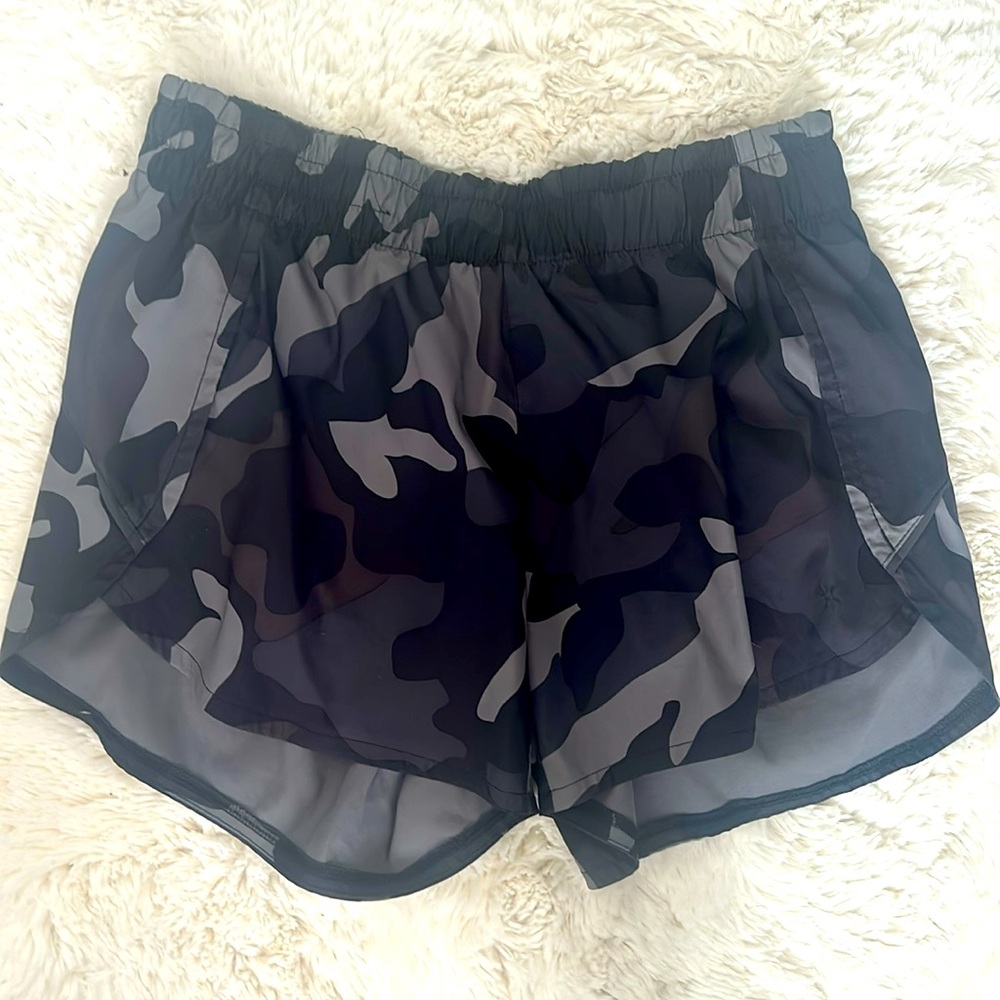 Athleta cano shorts lined S